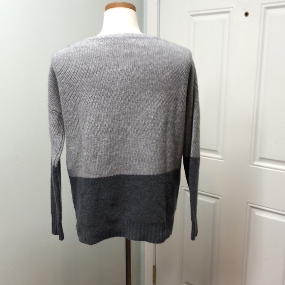 360 Wool Cashmere Colorblock Gray Sweater - Picture 4 of 9
